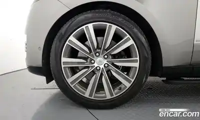 Land Rover Range-Rover 2023 4.4 Автомат в Москве № 231245, миниатюра 5