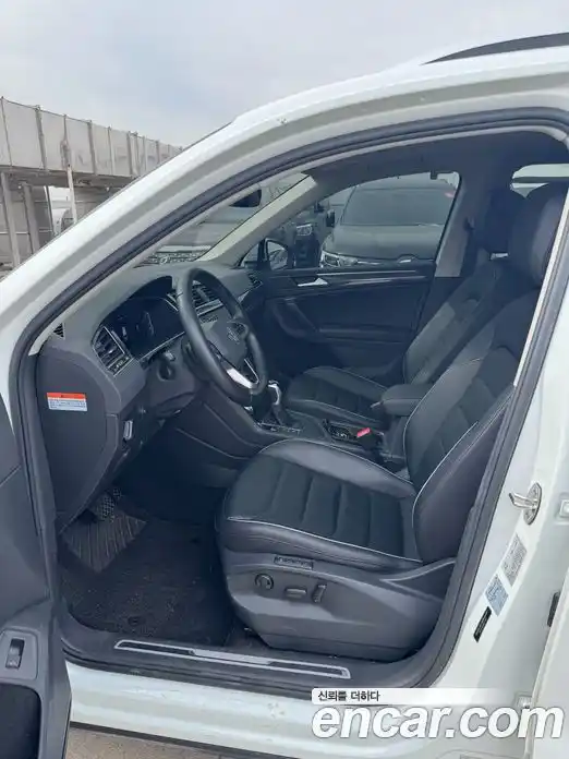 Volkswagen Tiguan 2023 2.0 Автомат в Москве № 232087, фото 11