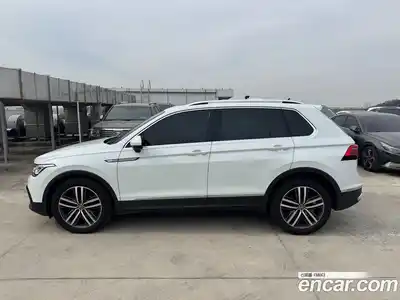Volkswagen Tiguan 2023 2.0 Автомат в Москве № 232087, миниатюра 3