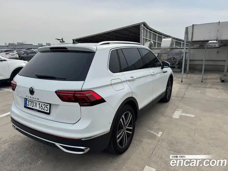 Volkswagen Tiguan 2023 2.0 Автомат в Москве № 232087, фото 5