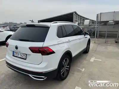 Volkswagen Tiguan 2023 2.0 Автомат в Москве № 232087, миниатюра 5