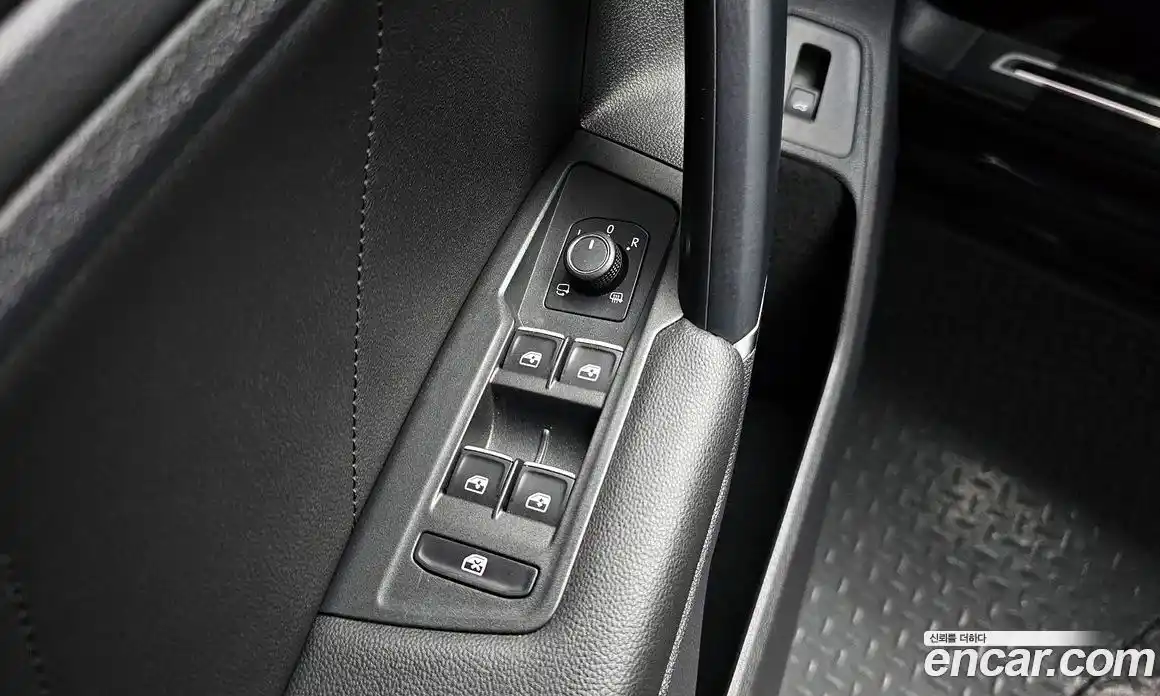 Volkswagen Tiguan 2018 2.0 Автомат в Москве № 232218, фото 14