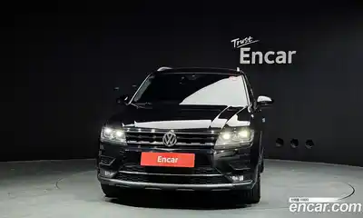 Volkswagen Tiguan 2018 2.0 Автомат в Москве № 232218, миниатюра 3