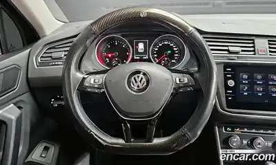 Volkswagen Tiguan 2018 2.0 Автомат в Москве № 232218, миниатюра 9