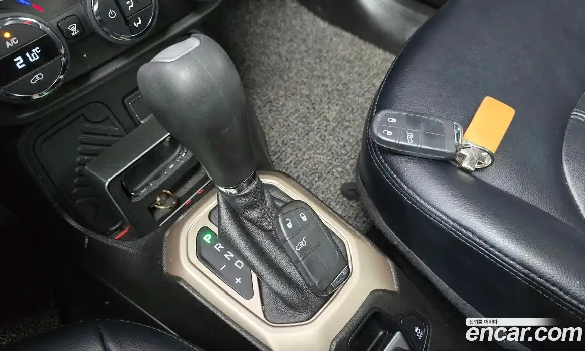 Jeep Renegade 2017 2.4 Автомат в Москве № 232745, фото 17