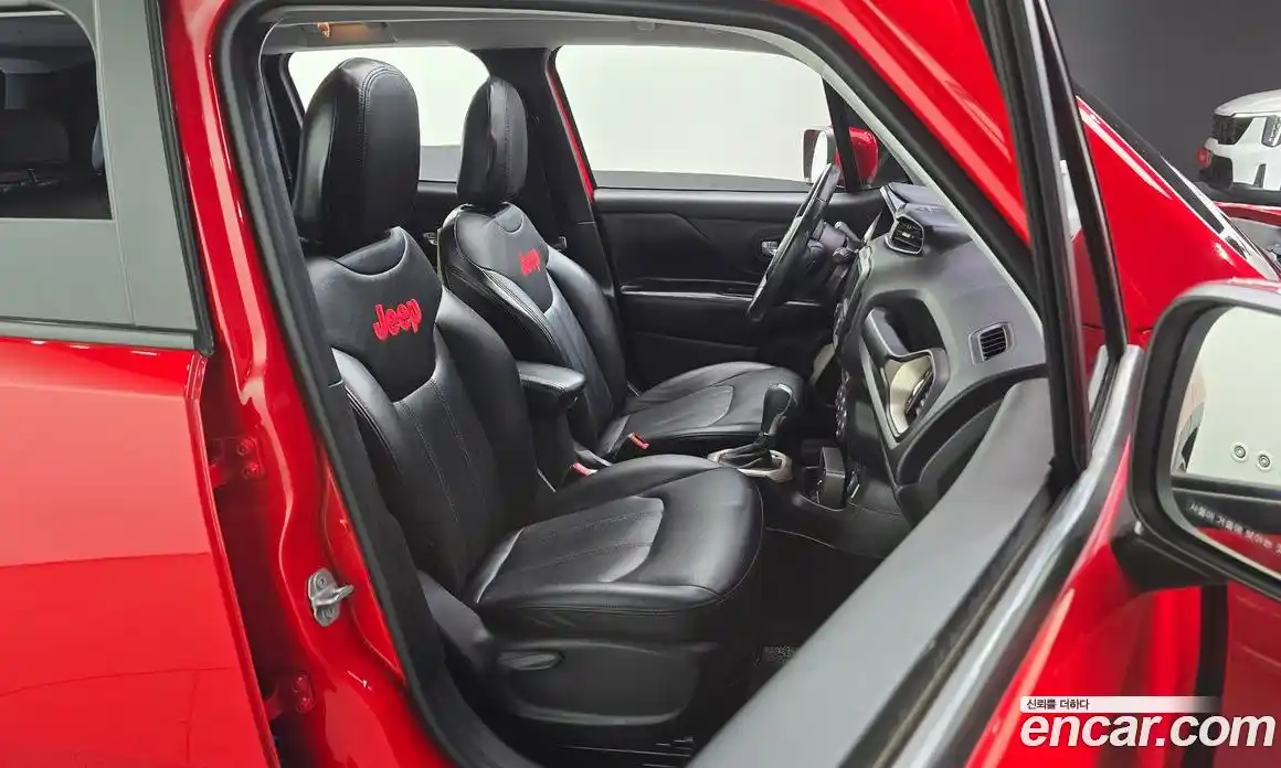 Jeep Renegade 2017 2.4 Автомат в Москве № 232745, фото 19