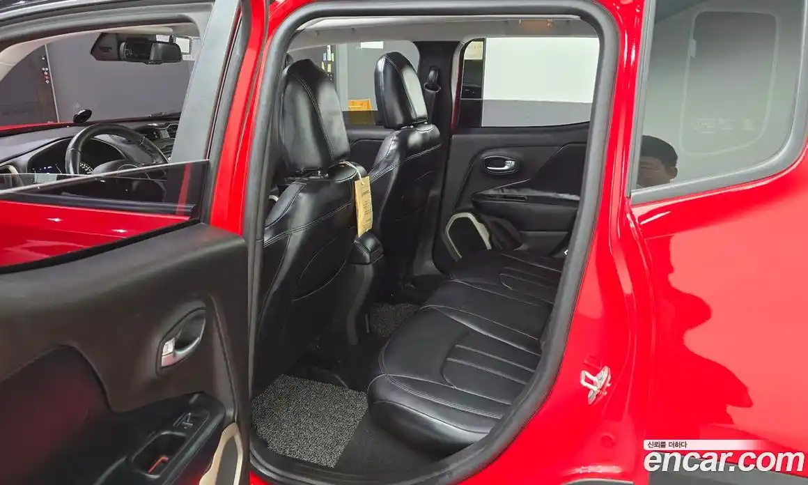 Jeep Renegade 2017 2.4 Автомат в Москве № 232745, фото 9