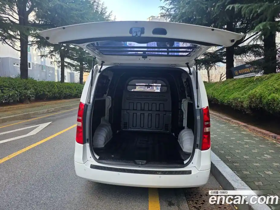 Hyundai Starex 2017 2.5 Автомат в Москве № 245809, фото 15