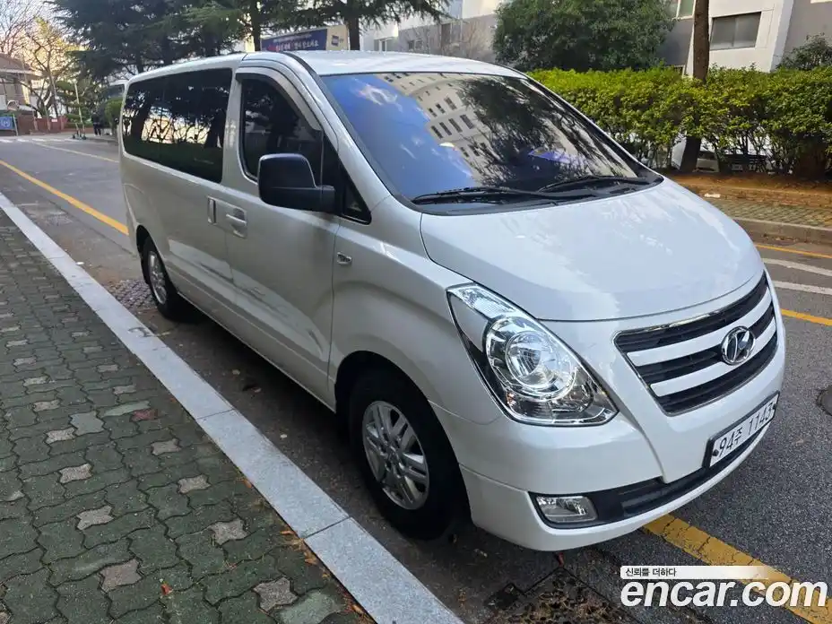 Hyundai Starex 2017 2.5 Автомат в Москве № 245809, фото 6