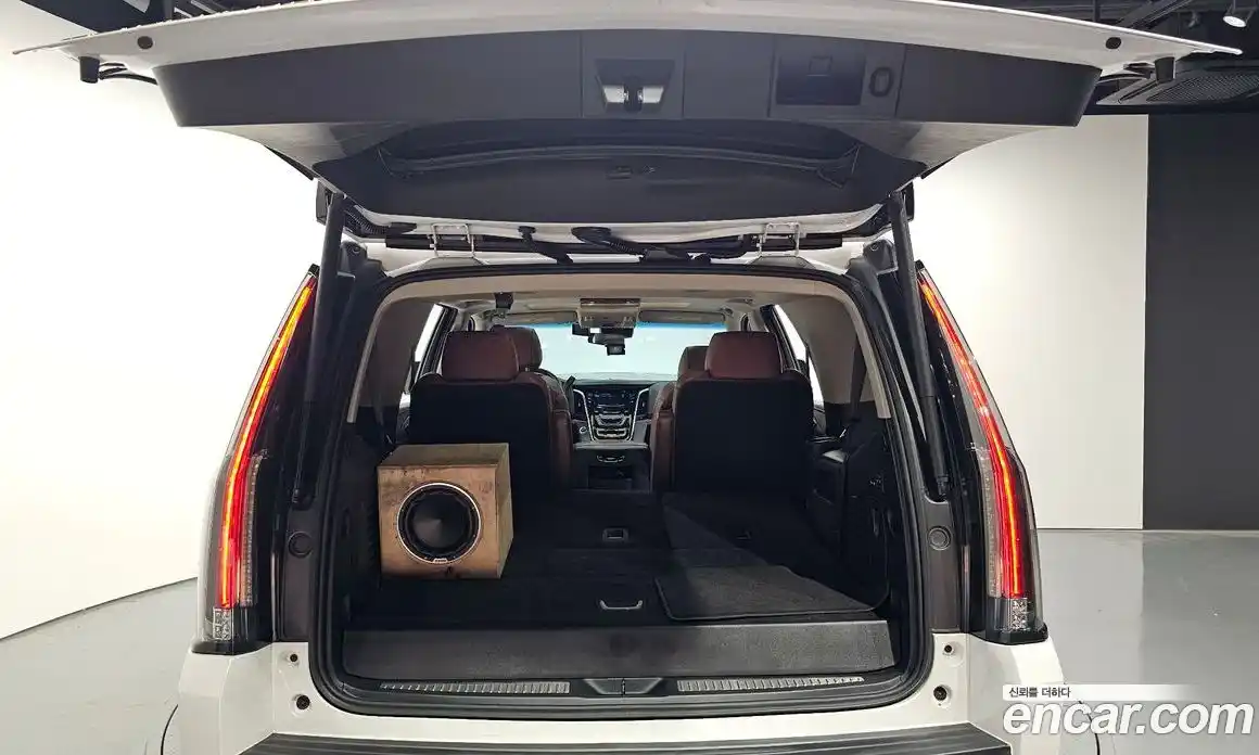 Cadillac Escalade 2018 6.2 Автомат в Москве № 256471, фото 12