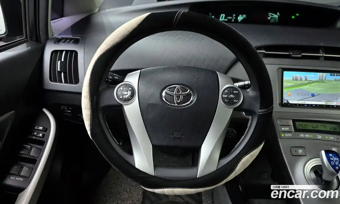 Toyota Prius 2012 1.8 Автомат в Москве № 261953, фото 19