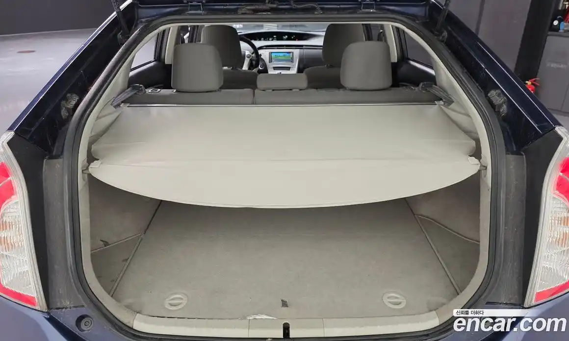 Toyota Prius 2012 1.8 Автомат в Москве № 261953, фото 3