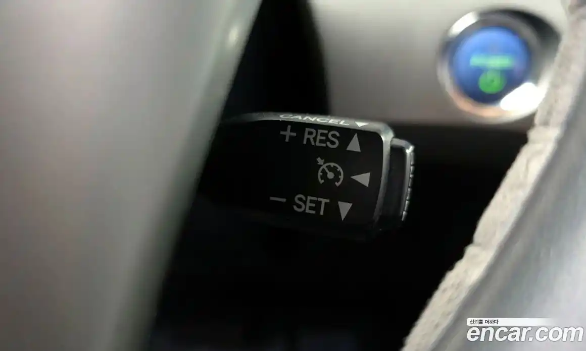 Toyota Prius 2012 1.8 Автомат в Москве № 261953, фото 6