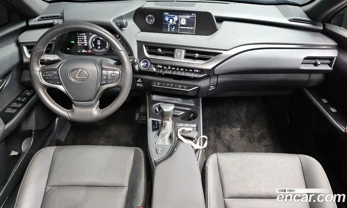 Lexus UX 2022 2.0 Автомат в Москве № 275383, фото 15