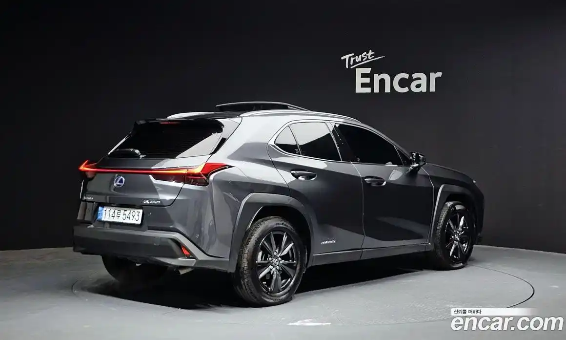 Lexus UX 2022 2.0 Автомат в Москве № 275383, фото 16