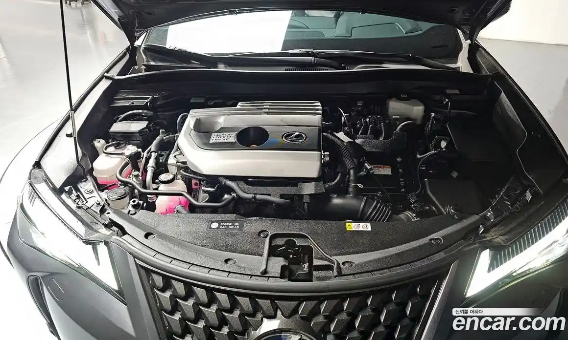 Lexus UX 2022 2.0 Автомат в Москве № 275383, фото 6