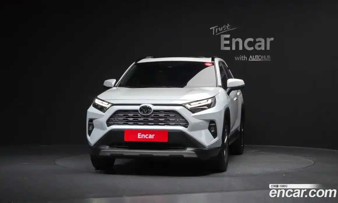 Toyota RAV4 2025 2.5 Автомат в Москве № 279212, фото 4