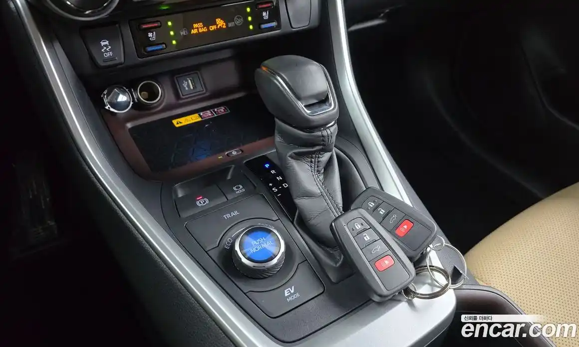 Toyota RAV4 2025 2.5 Автомат в Москве № 279212, фото 6