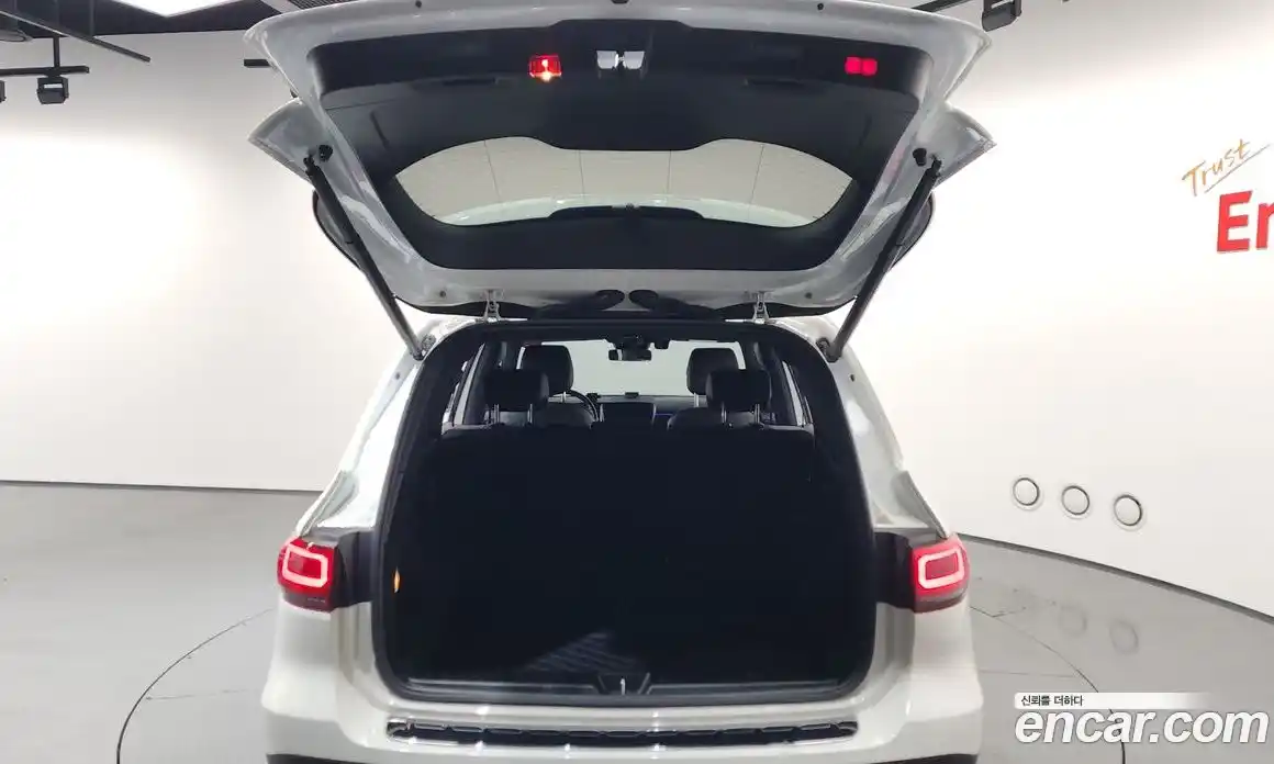 Mercedes-Benz GLB-Class 2021 2.0 Автомат в Москве № 288496, фото 8