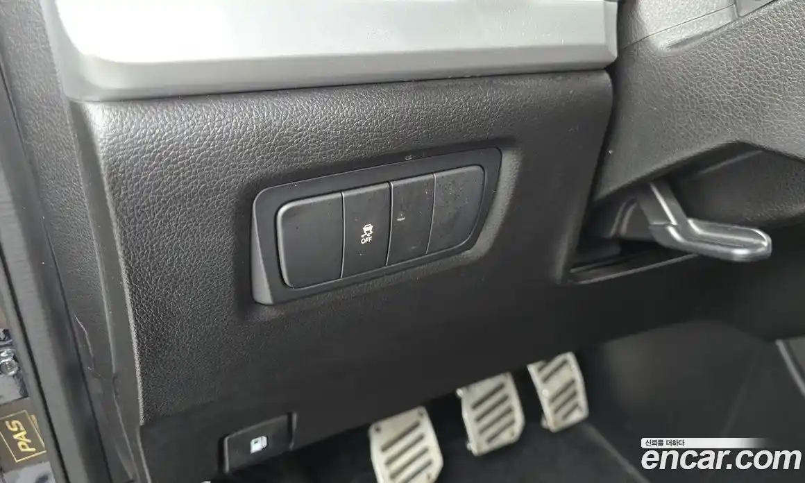 SsangYong Korando 2015 2.0 Механическая в Москве № 29385, фото 11