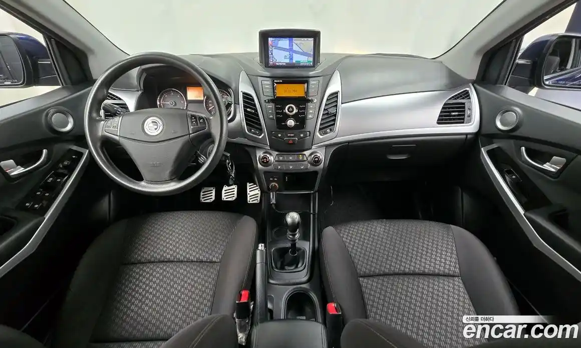 SsangYong Korando 2015 2.0 Механическая в Москве № 29385, фото 14