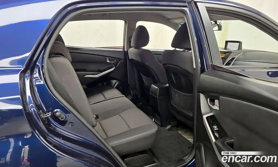 SsangYong Korando 2015 2.0 Механическая в Москве № 29385, фото 2