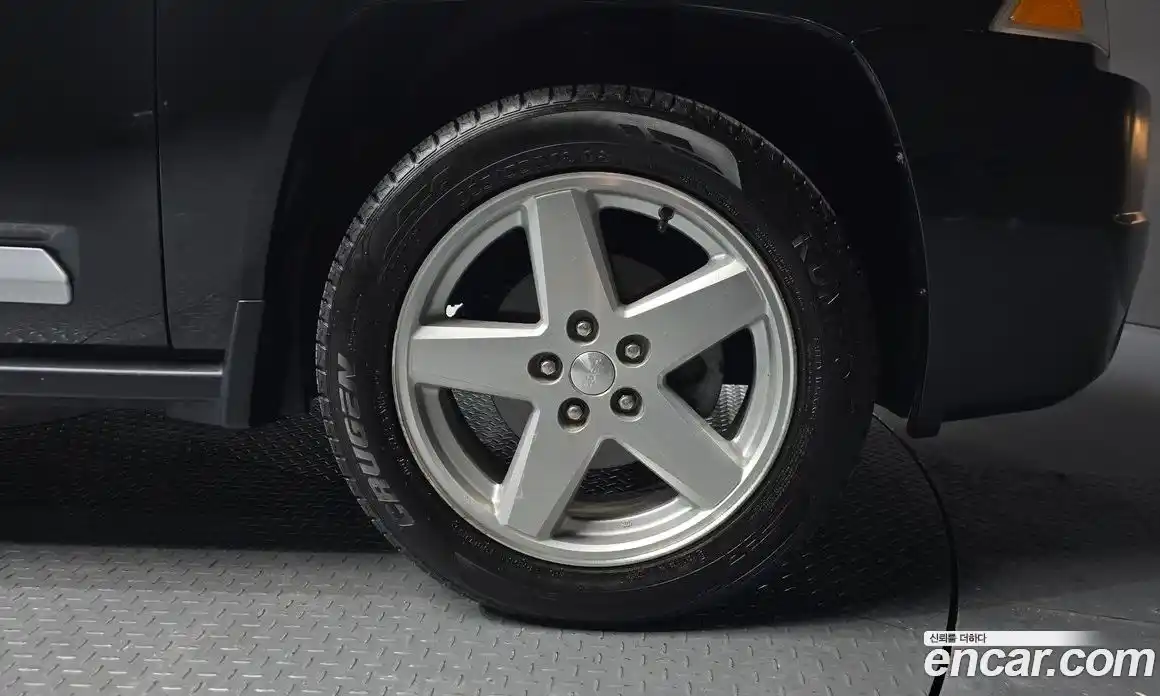 Jeep Compass 2009 2.4 Автомат в Москве № 302452, фото 12