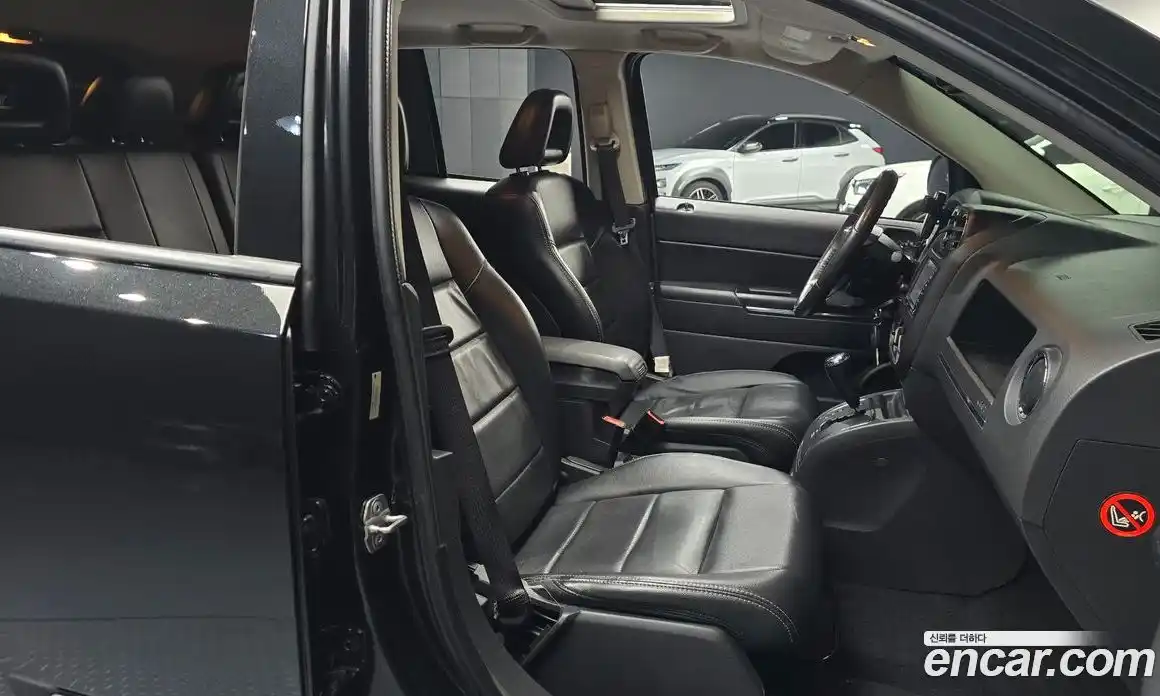 Jeep Compass 2009 2.4 Автомат в Москве № 302452, фото 19