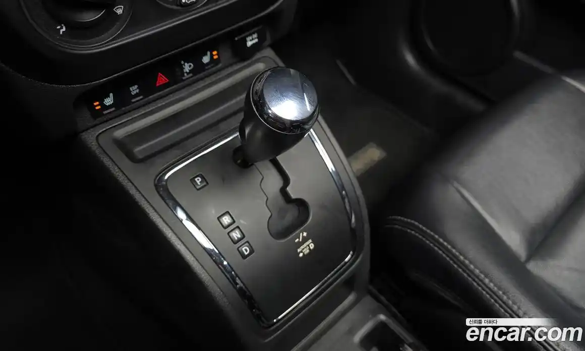 Jeep Compass 2009 2.4 Автомат в Москве № 302452, фото 5