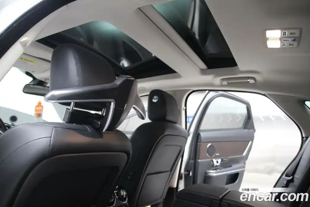 Jaguar XJ 2016 2.0 Автомат в Москве № 305197, фото 14