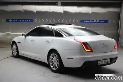 Jaguar XJ 2016 2.0 Автомат в Москве № 305197, миниатюра 2