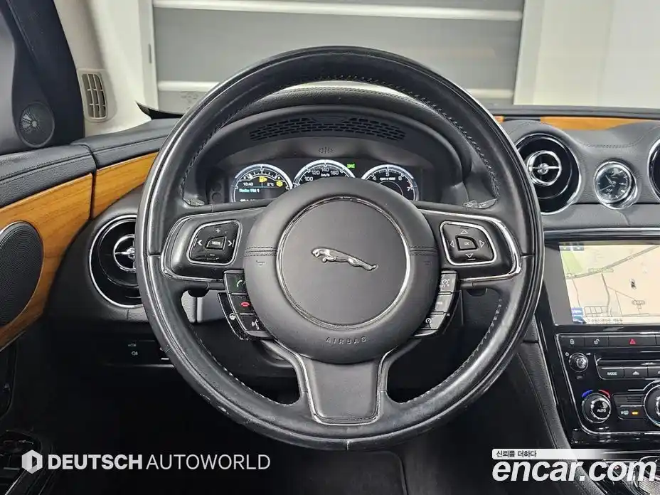 Jaguar XJ 2013 2.0 Автомат в Москве № 305201, фото 13