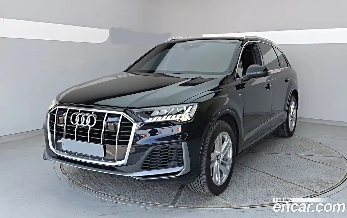 Audi Q7 2021 3.0 Автомат в Москве № 312349, фото 1