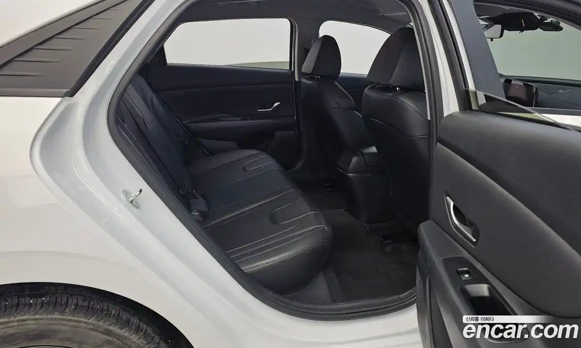 Hyundai Avante 2023 1.6 Автомат в Москве № 319359, фото 15