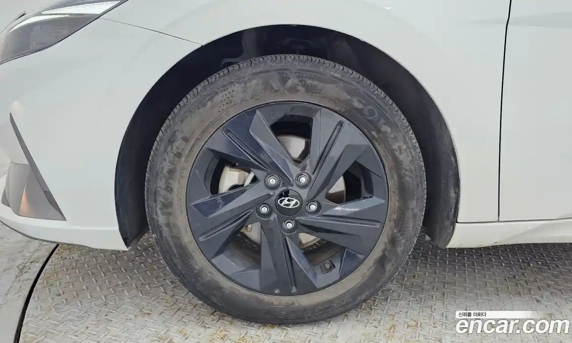 Hyundai Avante 2023 1.6 Автомат в Москве № 319359, фото 3