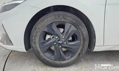 Hyundai Avante 2023 1.6 Автомат в Москве № 319359, миниатюра 3