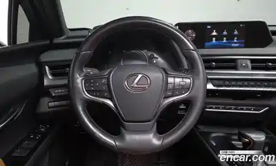 Lexus UX, 2019