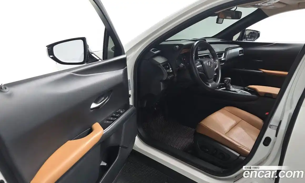 Lexus UX 2019 2.0 Автомат в Москве № 334306, фото 11