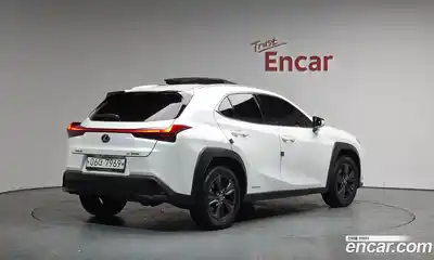 Lexus UX 2019 2.0 Автомат в Москве № 334306, миниатюра 2