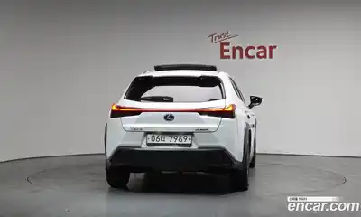 Lexus UX 2019 2.0 Автомат в Москве № 334306, миниатюра 4