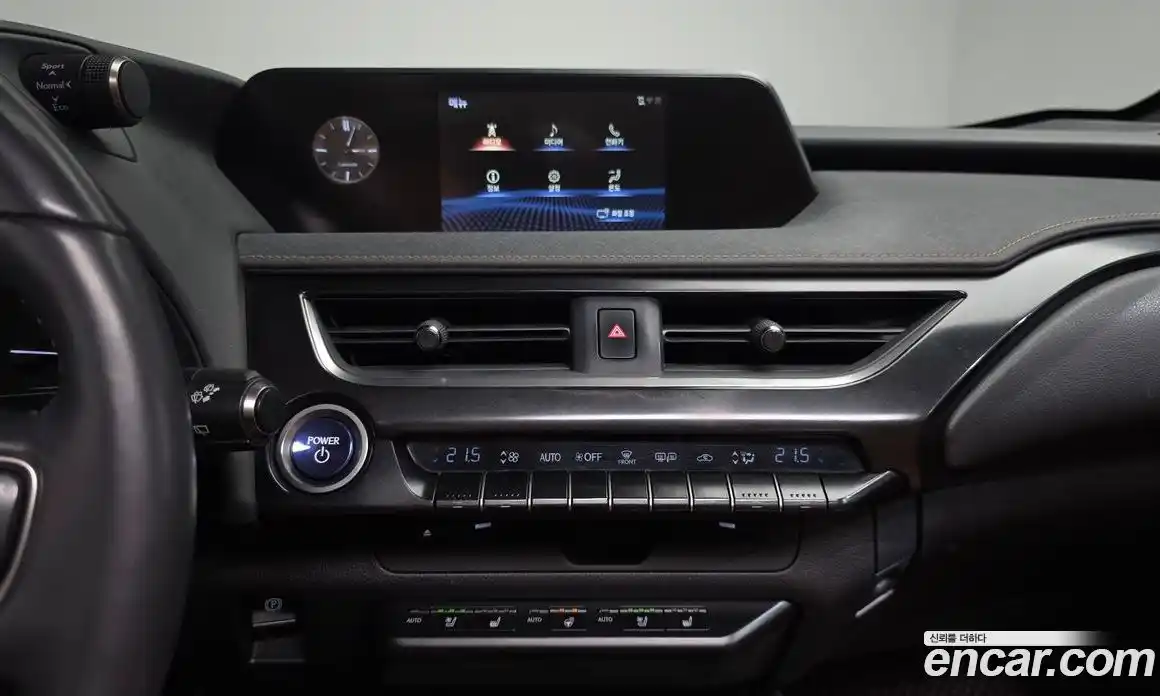 Lexus UX 2019 2.0 Автомат в Москве № 334306, фото 10