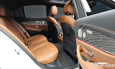 Mercedes-Benz E-Class 2021 2.0 Автомат в Москве № 371944, миниатюра 11