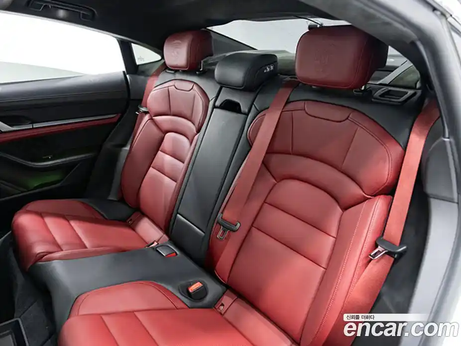 Porsche Taycan 2024 0.1 Автомат в Москве № 374537, фото 16