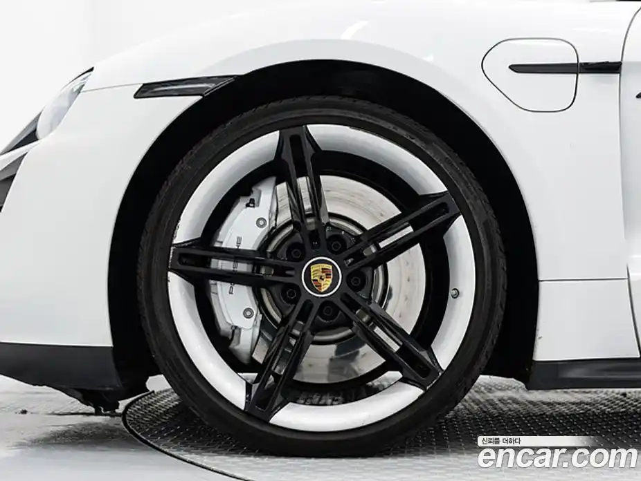 Porsche Taycan 2024 0.1 Автомат в Москве № 374537, фото 5