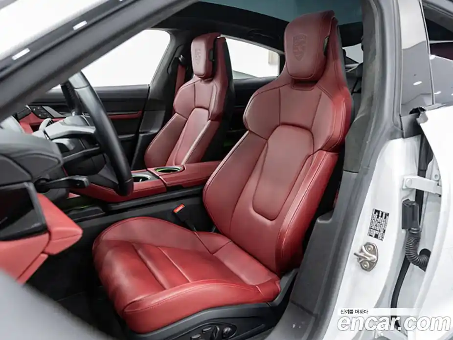 Porsche Taycan 2024 0.1 Автомат в Москве № 374537, фото 10