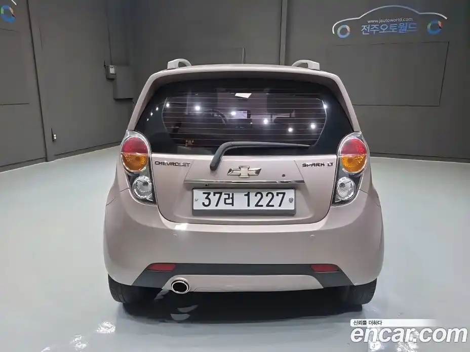 Chevrolet Spark 2012 1.0 Автомат в Москве № 37818, фото 5