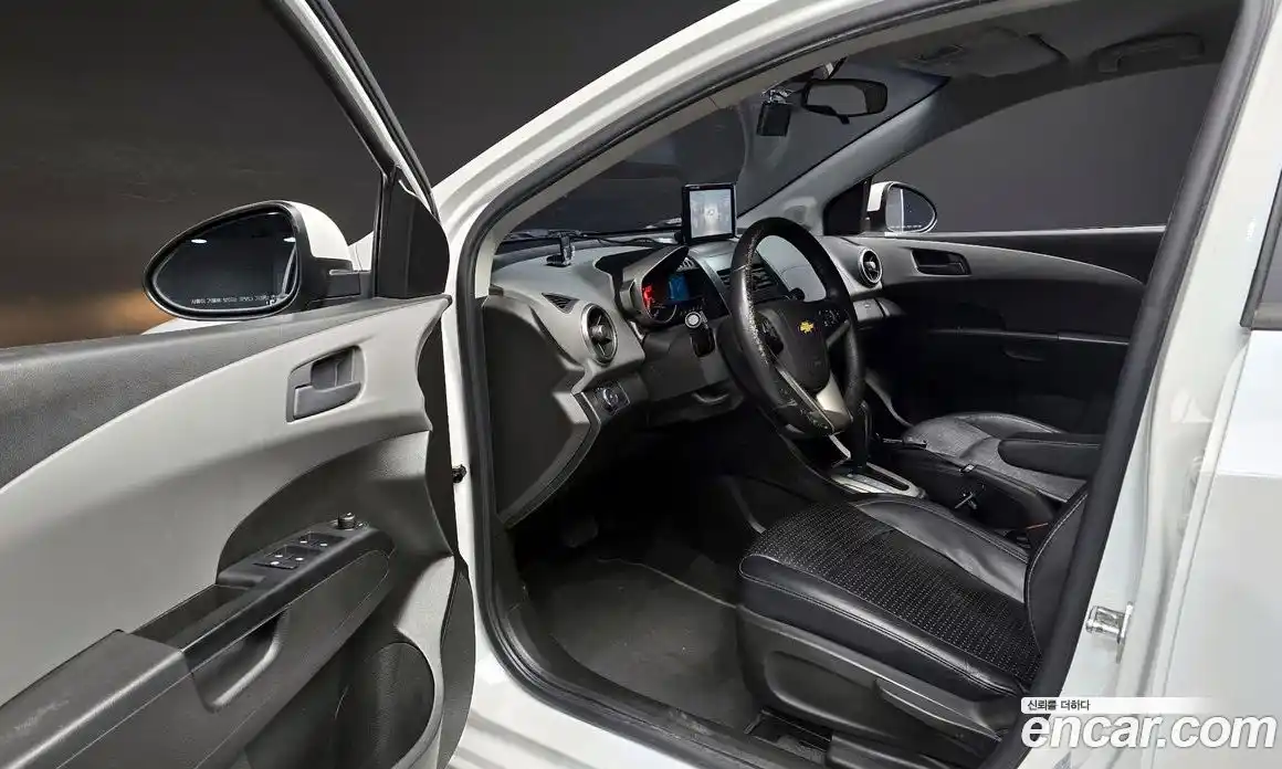 Chevrolet Aveo 2016 1.4 Автомат в Москве № 38336, фото 18