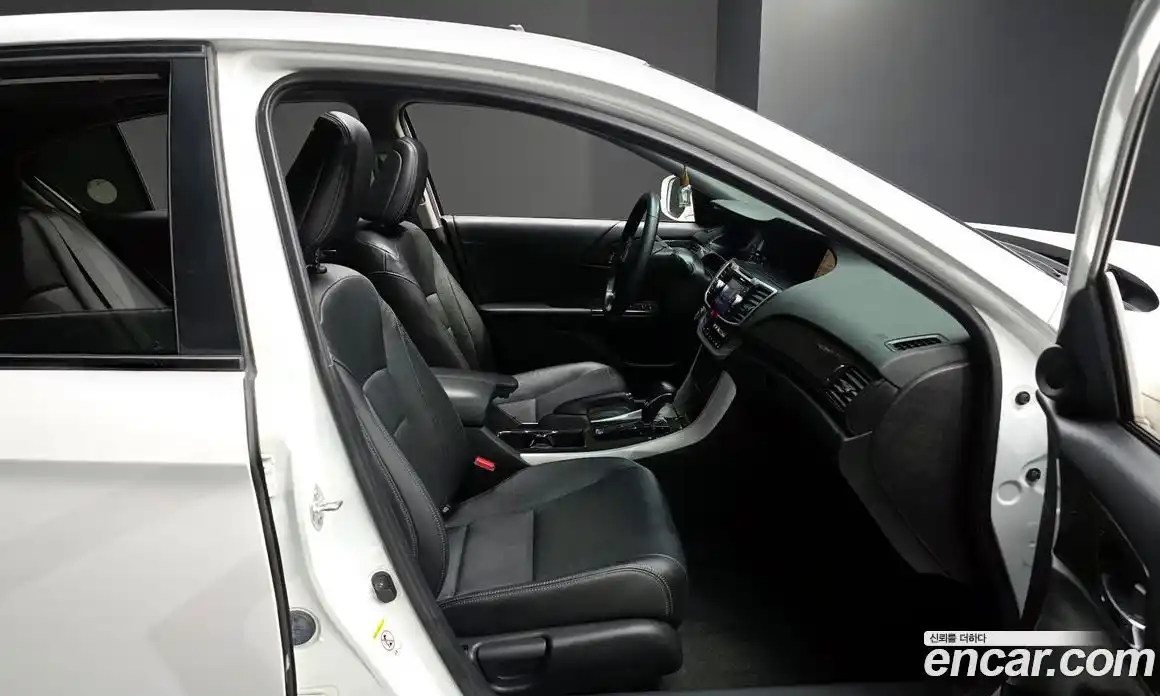 Honda Accord 2013 2.4 Автомат в Москве № 384312, фото 10