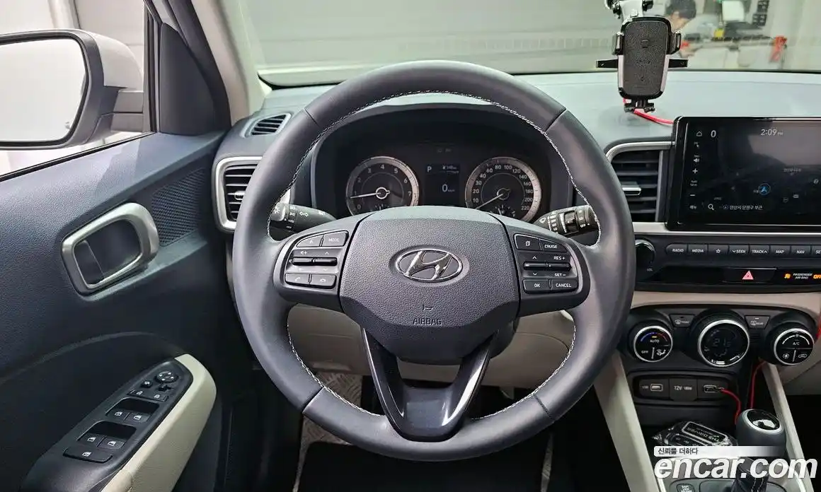 Hyundai Venue 2022 1.6 Автомат в Москве № 396498, фото 13