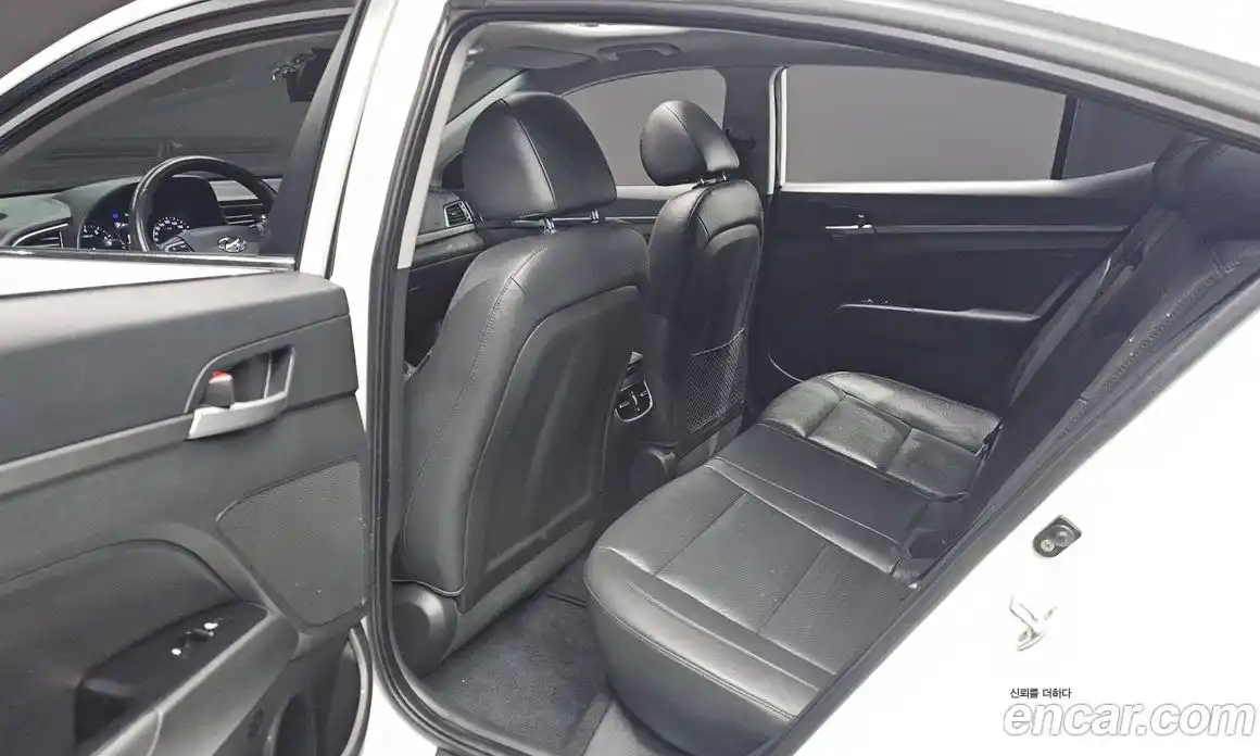 Hyundai Avante 2017 1.6 Автомат в Москве № 400213, фото 12